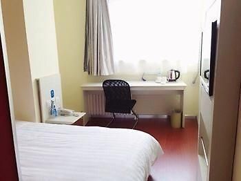 Hanting Hotel Ji'Nan Jingliu Road Jinan Bagian luar foto